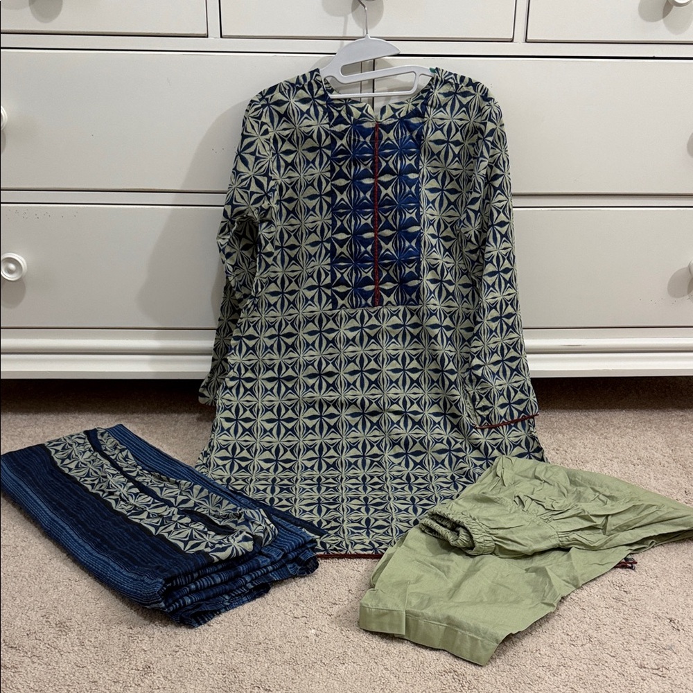 Alkaram studio 3pcs lawn printed suit